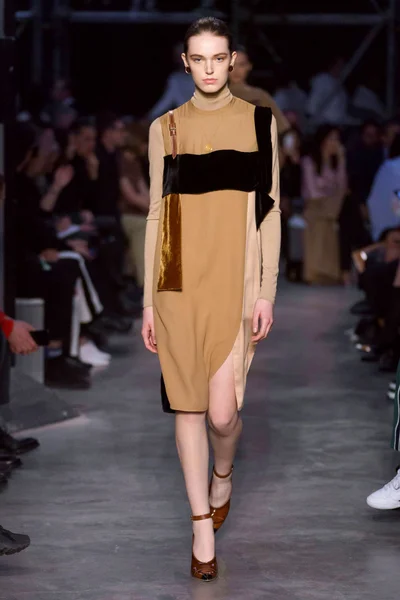 Look 83